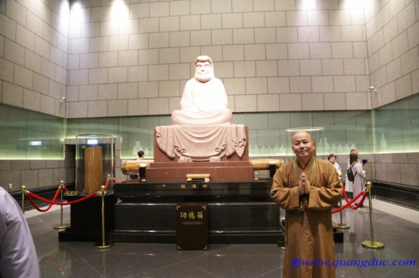 Day 19_Dai Loan_Trung Dai Thien Tu (121).jpg
